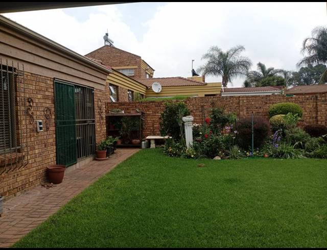 3 BEDROOM CLUSTER FOR SALE IN RAVENSWOOD